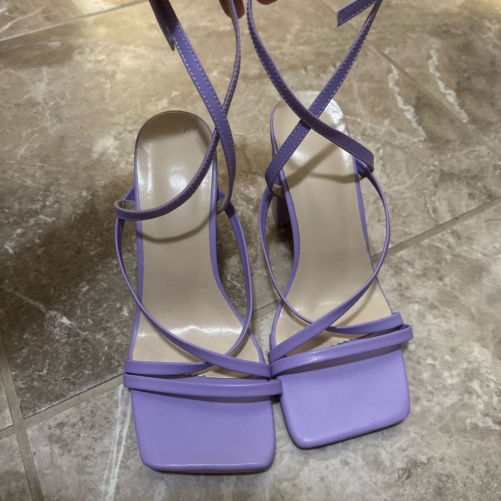 Elegant Lavender Strappy Sandals